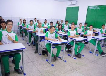 Governo do Piauí investe mais de R$ 30 milhões para climatizar 134 escolas da rede estadual