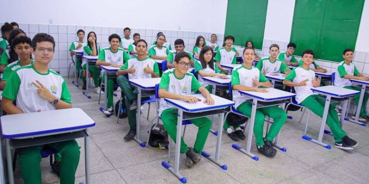 Governo do Piauí investe mais de R$ 30 milhões para climatizar 134 escolas da rede estadual