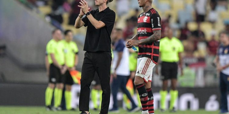 Filipe Luís sela paz entre Flamengo e arquibancada e ganha força no fim de 2024