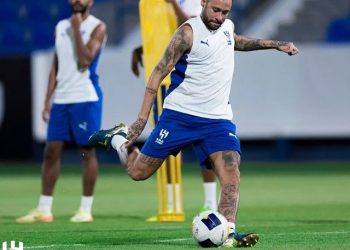 Neymar volta aos campos hoje (21) após um ano afastado por lesão; veja onde assistir