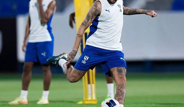 Neymar volta aos campos hoje (21) após um ano afastado por lesão; veja onde assistir