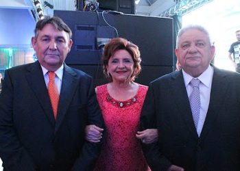 SOCIEDADE: Dia de comemoração para os irmãos  Teresa Maria  e Segisnando Alencar pelo niver e MAIS…