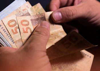 13º salário deve injetar R$ 2,8 bi na economia do Piauí, aponta Dieese