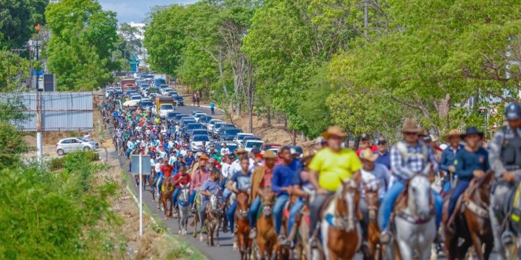 Cavalgada dará início a 73ª Expoapi neste domingo (1º); veja programação.