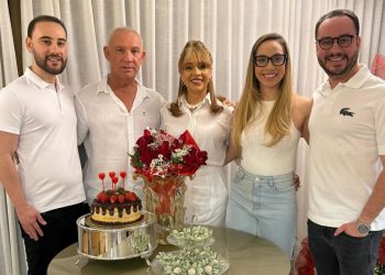 SOCIEDADE: Comemoração para Adelina Rocha pela passagem do seu niver e MAIS…