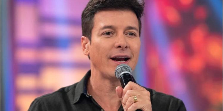 Apresentador Rodrigo Faro deixa a Record TV após 16 anos