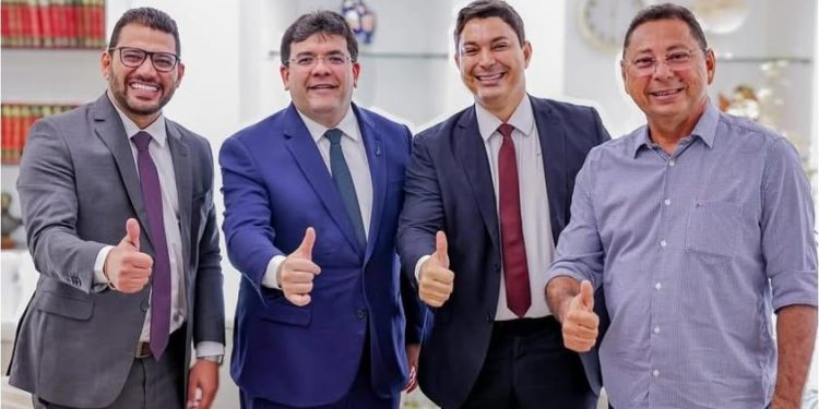 Governador Rafael Fonteles recebe o deputado Dr. Thales com diversos prefeitos municipais