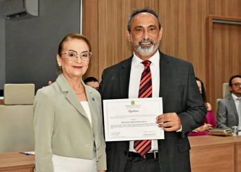 SANTO ANTONIO DE LISBOA: Erivaldo Lopes, vice Giovan Sousa e vereadores eleitos são diplomados