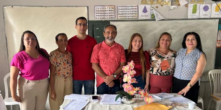 Prefeito Erivaldo realiza visitas e anuncia construção de creche na zona rural de Santo Antônio de Lisboa