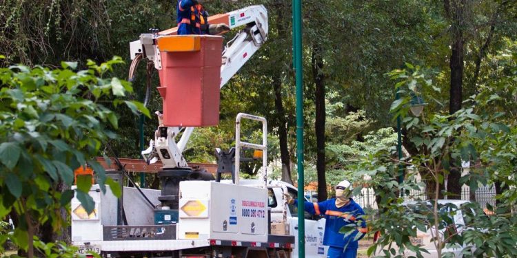 Prefeitura de Teresina intensifica serviços de iluminação pública