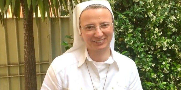 Papa Francisco nomeia primeira mulher prefeita no Vaticano; saiba quem é a freira italiana Simona Brambilla