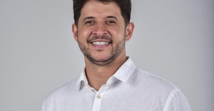 Prefeito de Hugo Napoleão é eleito presidente da AMPAR por unanimidade