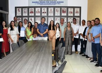 Prefeito de Picos Pablo Santos dá posse ao novo secretariado