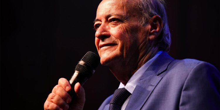 Prefeito Silvio Mendes empossa secretários e cobra “dedicação integral” de gestores