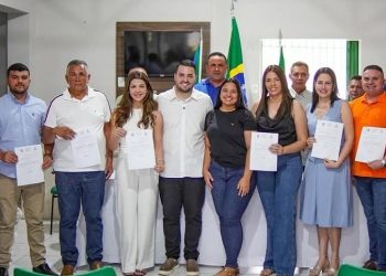 Prefeito Manoel Portela de Aroazes dar pose aos novos secretários municipais