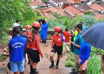 PICOS: Defesa Civil e Assistência Social reforçam monitoramento em áreas de risco de desabamentos e o suporte aos moradores