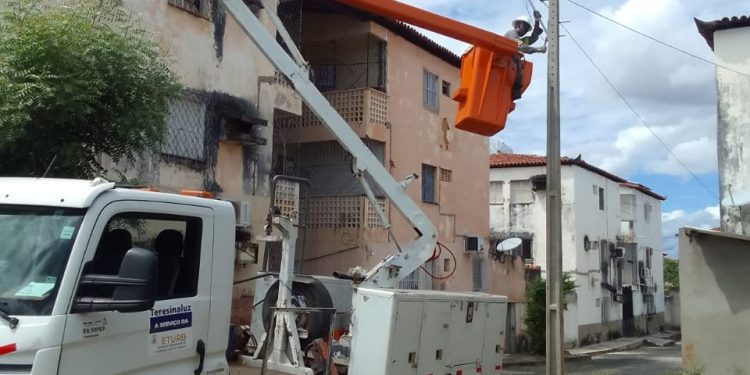 ETURB reforça ações de iluminação para garantir mais segurança e bem-estar à população