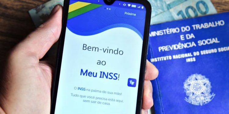 INSS começa a pagar benefícios com reajuste a partir desta segunda (27); veja calendário