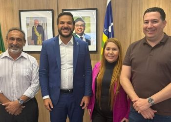 SANTO ANTONIO DE LISBOA: Prefeito Erivaldo Lopes e Secretaria de Educação Patrícia Leal são recebidos na Seduc