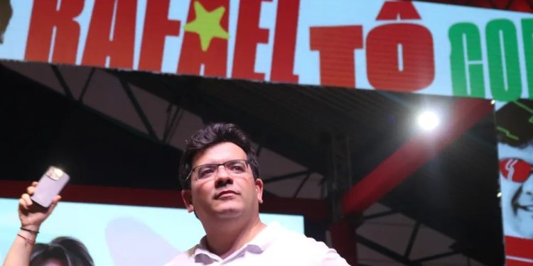 Rafael Fonteles lidera pesquisa para reeleição no Piauí, veja os cenários
