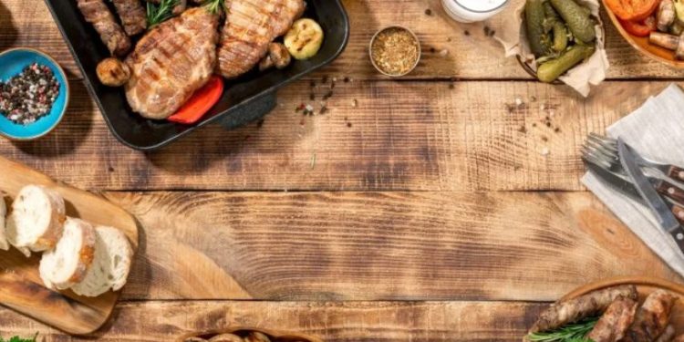 Churrasco em casa no carnaval: reúna amigos para aproveitar a festa