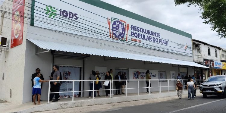 Restaurante Popular vem mudando a vida da população do Grande Dirceu
