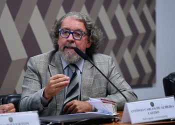 Kakay, advogado de grupo pró-PT, divulga texto com críticas a Lula: ‘Está isolado e capturado’