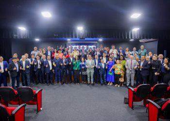 Governador avalia gestão e metas; 73% dos compromissos foram cumpridos e meta é chegar aos 90% em 2025