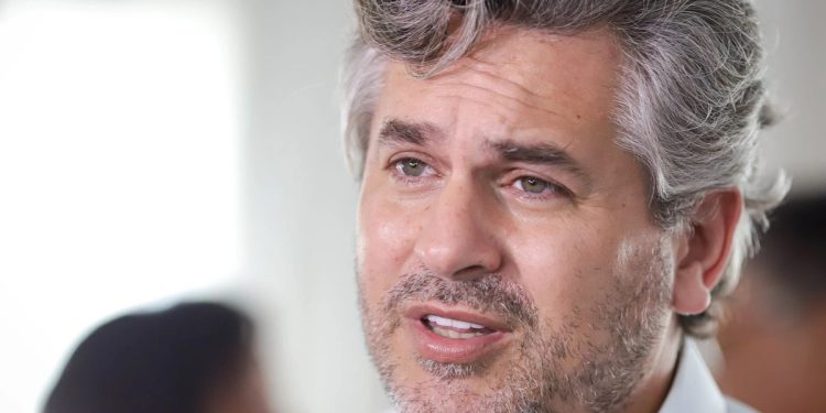 Prefeito de Picos passa mal e passa por um eletrocardiograma