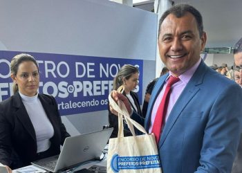 Prefeito de Pedro Laurentino participa de evento em Brasília