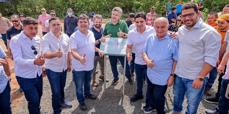 Dr. Thales participa da inauguração da recuperação da PI-245 que liga Vera Mendes a Itainópolis e até Isaías Coelho