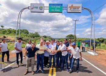 Governador  inaugura recuperação da PI 245 e unidade do Saúde Digital em Vera Mendes