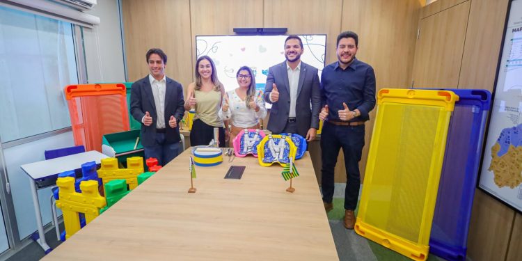 Secretaria da Educação e Pacto pelas Crianças entregam Kit Creche ao município de Luís Correia