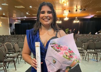 SOCIEDADE: A formatura de Dhulia Brenda Leão para Psicologia pela Uninassau e MAIS…