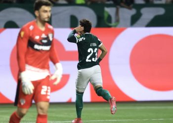Palmeiras vence São Paulo com pênalti polêmico e avança à final do Paulistão