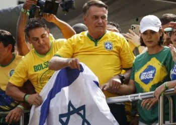 Em ato, Bolsonaro diz que não vai deixar o Brasil e será problema para opositores ‘preso ou morto’