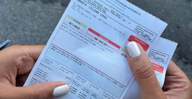 BANDEIRA AMARELA: Consumidores pagarão conta de energia mais cara em maio