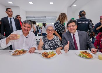 Governador inaugura terceiro restaurante popular em Teresina com alimentação de baixo custo