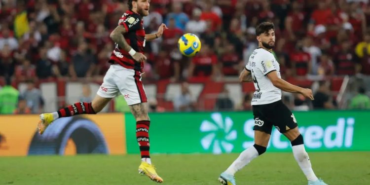 Mirando a liderança do Brasileiro, Flamengo enfrenta Corinthians neste domingo (27)
