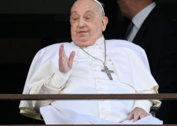 Papa Francisco critica a economia que mata em mensagem de Sexta-feira Santa