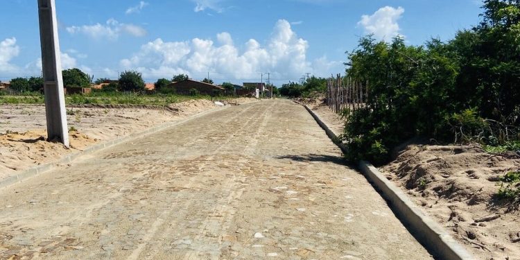Governo do Estado pavimenta ruas em Parnaíba
