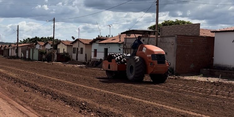 Com investimento de quase R$ 2,5 milhões, Governo do Estado executa pavimentação asfáltica em Ipiranga do Piauí