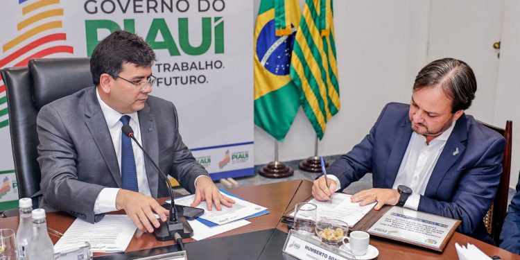 Governador anuncia investimento de R$ 150 milhões para reforçar fornecimento de energia elétrica no sul do Piauí