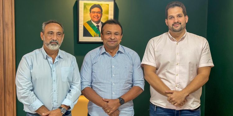Erivaldo Lopes visita a Secretaria de Estado da Assistência Técnica e Defesa Agropecuária e garante benefícios para produtores