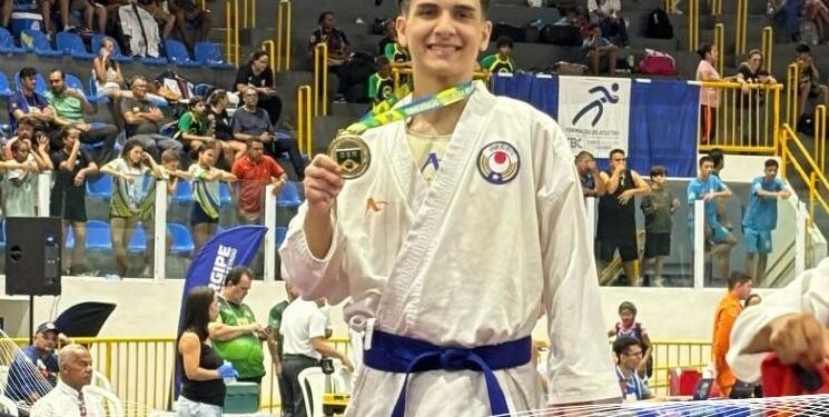 Karatê piauiense brilha em competições nacionais e conquista vaga na seleção brasileira