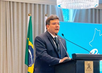 Rafael Fonteles conduz apresentação de 16 projetos no Catar e posiciona Nordeste como líder da transição energética global