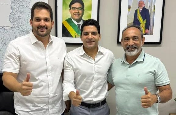 Erivaldo Lopes se reúne com diretor do DER-PI para discutir melhorias na infraestrutura de Santo Antônio de Lisboa