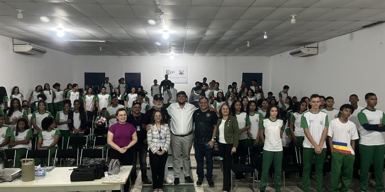 Imepi Itinerante: segundo dia de evento conta com palestras para estudantes e fiscalizações em Floriano