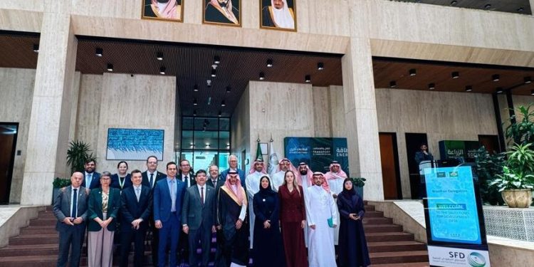 Rafael Fonteles discute oportunidades de cooperação entre Consórcio Nordeste e Fundo Saudita de Desenvolvimento