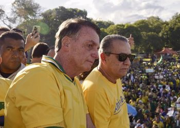 Bolsonaro testa hoje (29) fidelidade de aliados com novo ato contra cerco do STF